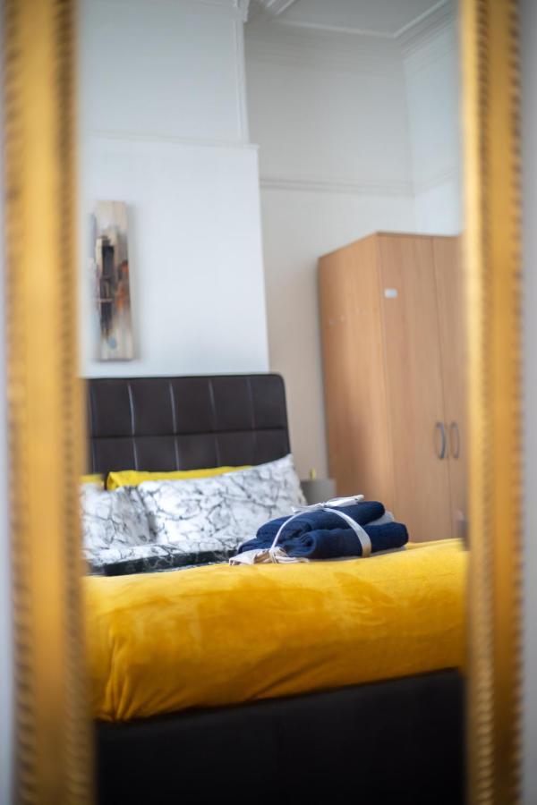 Апартаменты Sterling Aparment Уолсенд Экстерьер фото